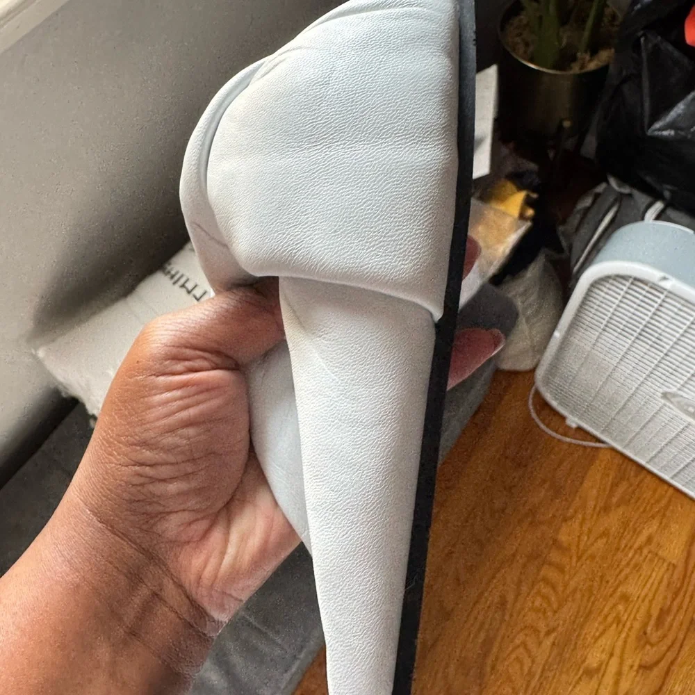Balenciaga Ivory Gift Box - Picture 5 of 12